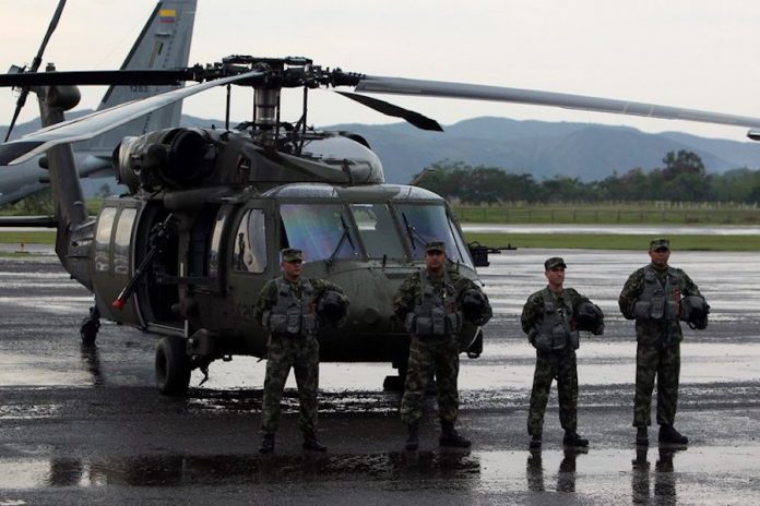 Un helicóptero del Ejército colombiano desaparece con seis tripulantes a bordo