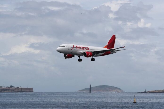 Un tribunal ordena al Gobierno colombiano frenar el desembolso del crédito a Avianca