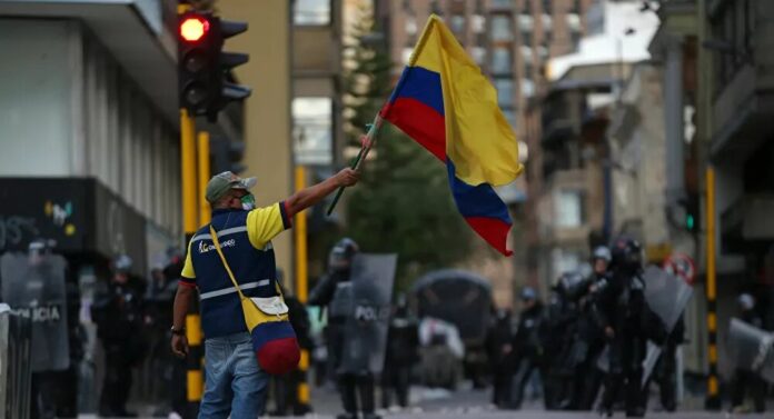 Detienen a 5 personas señaladas de instigar actos vandálicos en las protestas de Bogotá