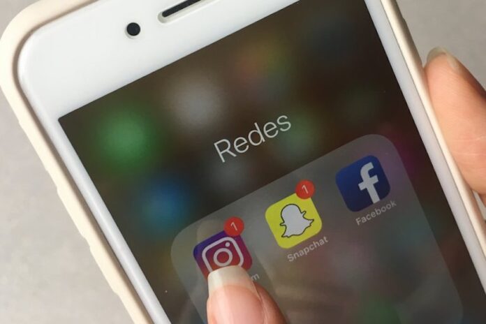 Instagram se une a niñas y jóvenes activistas para abordar el acoso en línea