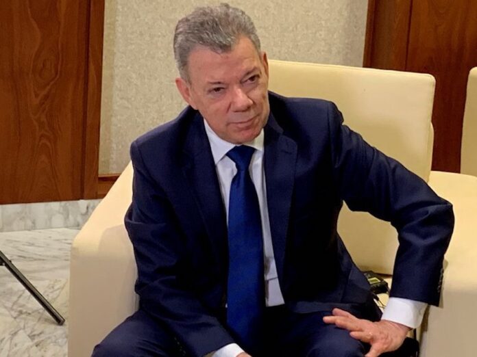 Santos dice que Justicia de Paz y el acuerdo con las FARC no se pueden derogar